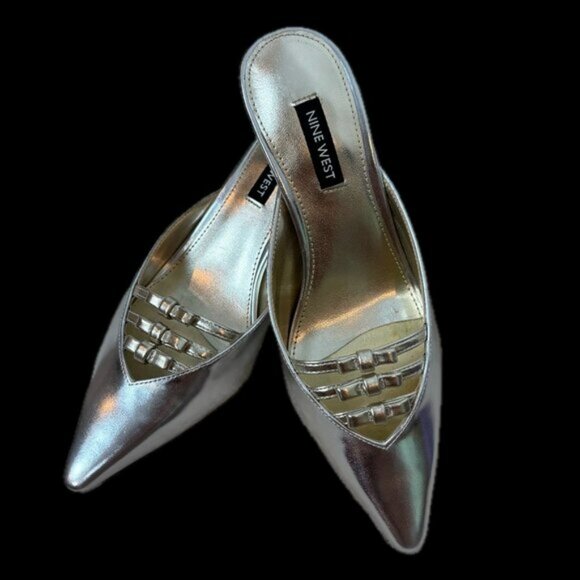 Nine West Weeka Bow Detail Kitten Heel Slip On Pumps in Silver - Size 5M New - Picture 1 of 6